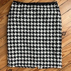 Talbots Classic Black and White houndstooth Pencil Skirt sz4